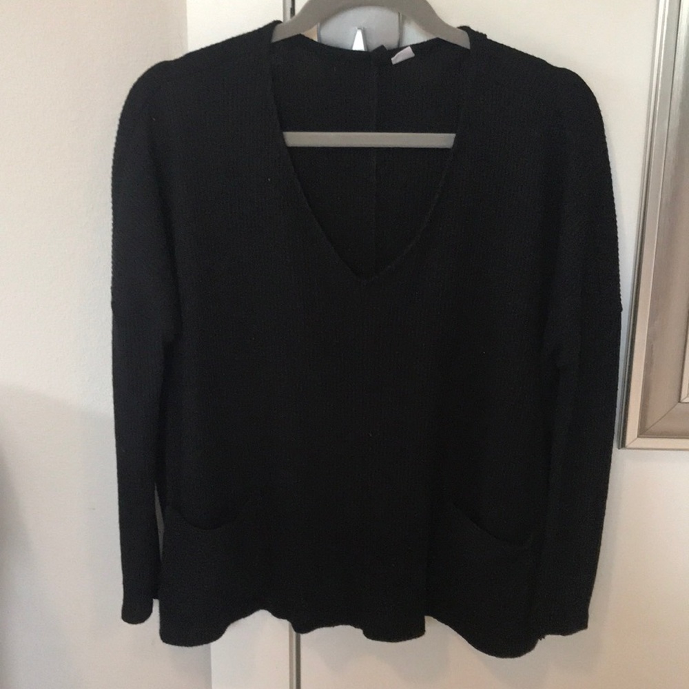 URBAN OUTFITTERS Black Sweater w Pockets - Picture 2 of 7